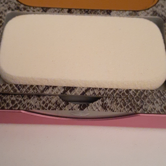 Powder Bronzer - Picture 4 of 6